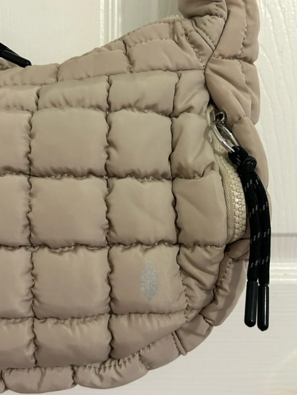 Free People FP Movement Quilted Baby Carryall Sling Bag In Tofu Taupe New - Picture 10 of 16